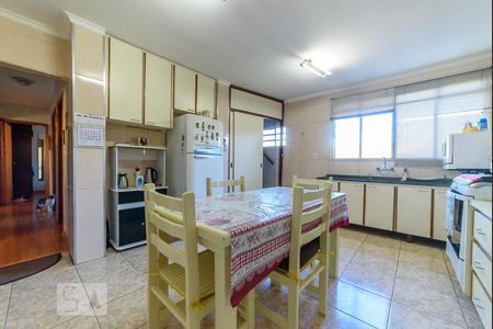 Casa à venda com 413m², 3 quartos e 2 vagasCozinha
