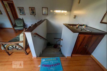 Casa à venda com 413m², 3 quartos e 2 vagasEscada