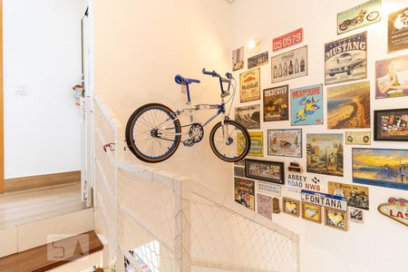 Apartamento à venda com 95m², 2 quartos e 1 vagaEscada