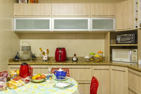 Casa à venda com 150m², 3 quartos e 1 vaga Casa à venda com 150m², 3 quartos e 1 vagaCozinha