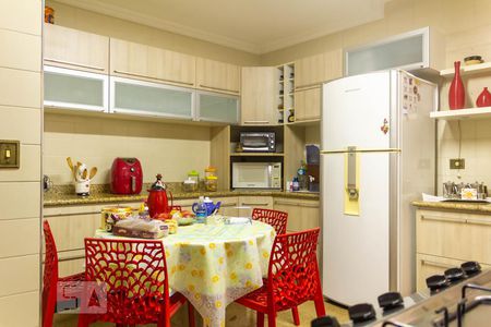 Casa à venda com 150m², 3 quartos e 1 vaga Casa à venda com 150m², 3 quartos e 1 vagaCozinha