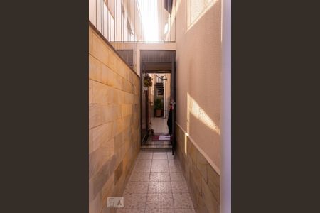 Casa à venda com 150m², 3 quartos e 1 vaga Casa à venda com 150m², 3 quartos e 1 vagaCorredor Lateral