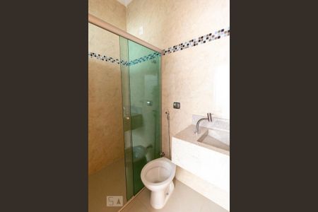 Casa para alugar com 470m², 4 quartos e 4 vagasBanheiro de Serviço