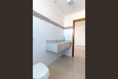 Casa para alugar com 470m², 4 quartos e 4 vagasBanheiro Social