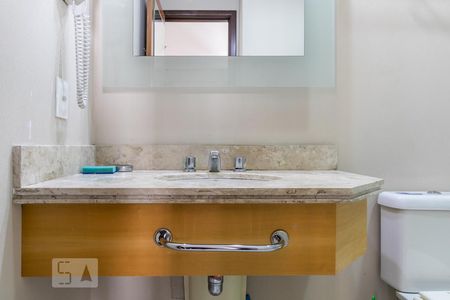 Banheiro de kitnet/studio para alugar com 1 quarto, 32m² em Vila Olímpia, São Paulo