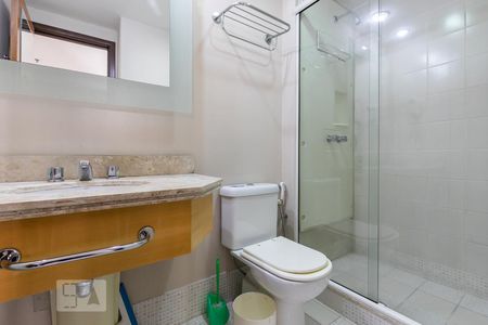 Banheiro de kitnet/studio para alugar com 1 quarto, 32m² em Vila Olímpia, São Paulo