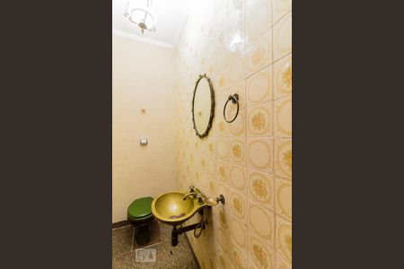Lavabo de casa para alugar com 6 quartos, 250m² em Jardim Maria Helena, Guarulhos