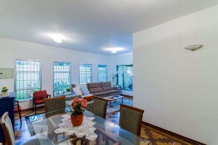 Sala de Estar de casa para alugar com 6 quartos, 250m² em Jardim Maria Helena, Guarulhos