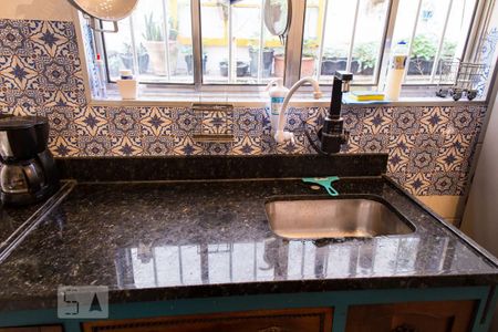 Casa à venda com 70m², 2 quartos e sem vaga Casa à venda com 70m², 2 quartos e sem vagaCozinha