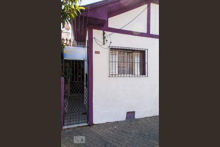 Casa à venda com 70m², 2 quartos e sem vaga Casa à venda com 70m², 2 quartos e sem vagaFachada