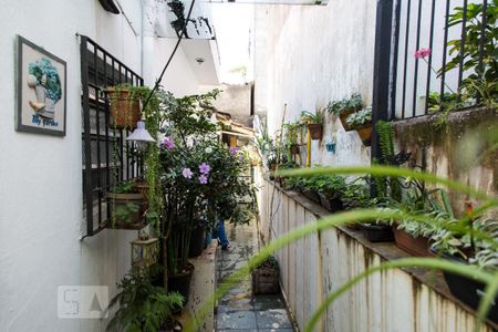 Casa à venda com 70m², 2 quartos e sem vaga Casa à venda com 70m², 2 quartos e sem vagaQuintal