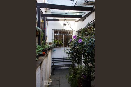 Casa à venda com 70m², 2 quartos e sem vaga Casa à venda com 70m², 2 quartos e sem vagaQuintal