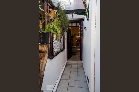 Casa à venda com 70m², 2 quartos e sem vaga Casa à venda com 70m², 2 quartos e sem vagaCorredor