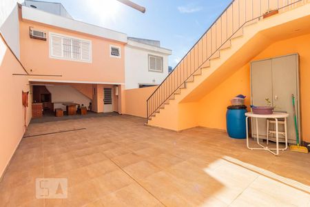 Casa à venda com 283m², 4 quartos e 3 vagasFundos