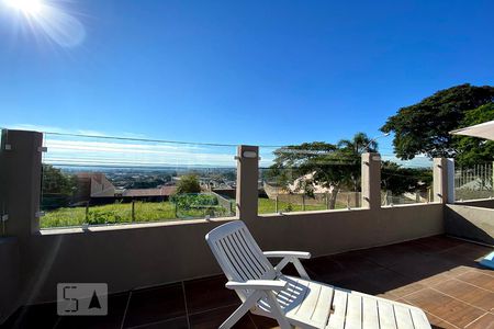 Casa à venda com 270m², 3 quartos e 3 vagasPiscina