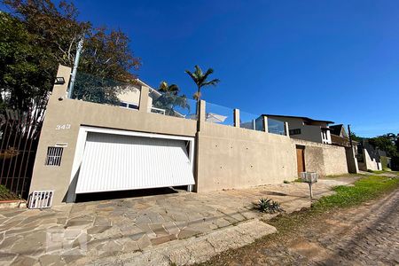 Casa à venda com 270m², 3 quartos e 3 vagasFachada