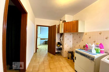 Casa à venda com 270m², 3 quartos e 3 vagasÁrea de Serviço