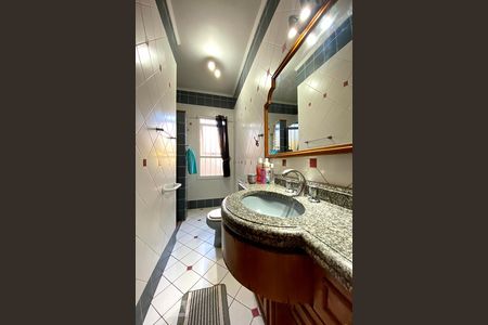 Casa à venda com 270m², 3 quartos e 3 vagasBanheiro 2