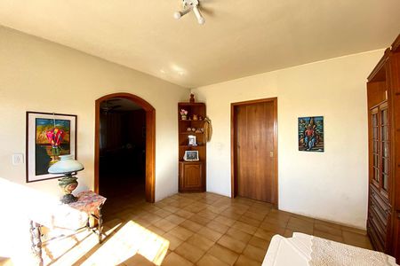 Casa à venda com 270m², 3 quartos e 3 vagasEscritório