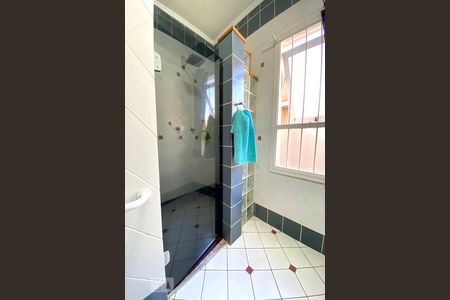 Casa à venda com 270m², 3 quartos e 3 vagasBanheiro 2