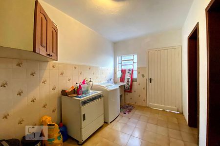 Casa à venda com 270m², 3 quartos e 3 vagasÁrea de Serviço