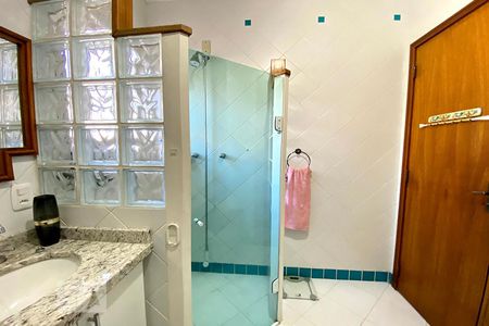 Casa à venda com 270m², 3 quartos e 3 vagasBanheiro da Suíte