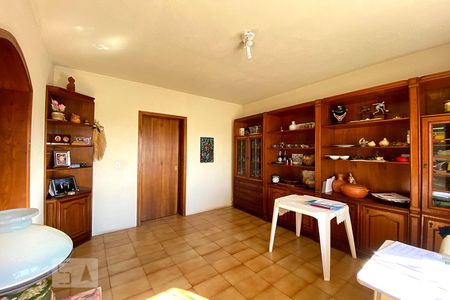 Casa à venda com 270m², 3 quartos e 3 vagasEscritório