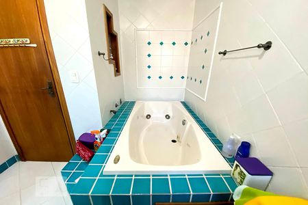 Casa à venda com 270m², 3 quartos e 3 vagasBanheiro da Suíte