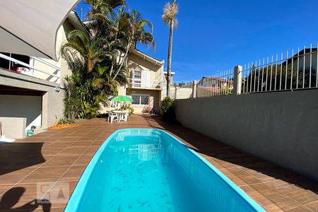 Casa à venda com 270m², 3 quartos e 3 vagasPiscina