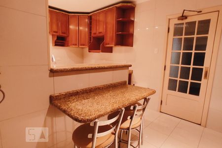 Casa à venda com 500m², 4 quartos e 5 vagasCozinha