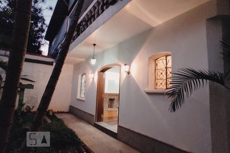 Casa à venda com 500m², 4 quartos e 5 vagasFachada