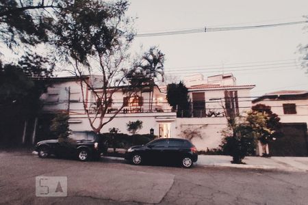 Casa à venda com 500m², 4 quartos e 5 vagasFachada