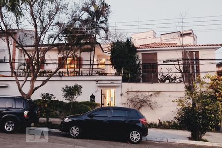 Casa à venda com 500m², 4 quartos e 5 vagasFachada