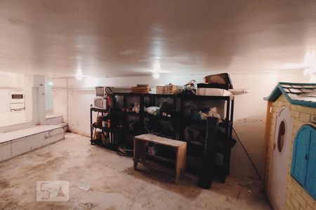 Casa à venda com 500m², 4 quartos e 5 vagasDepósito 