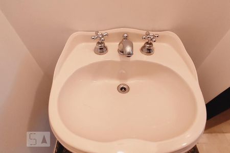 Casa à venda com 500m², 4 quartos e 5 vagasLavabo