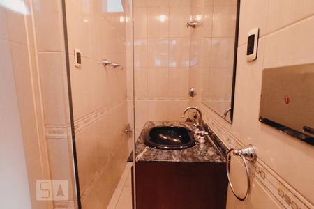 Casa à venda com 500m², 4 quartos e 5 vagasBanheiro 2