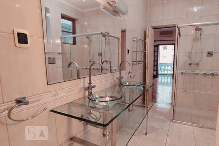 Casa à venda com 500m², 4 quartos e 5 vagasBanheiro 1