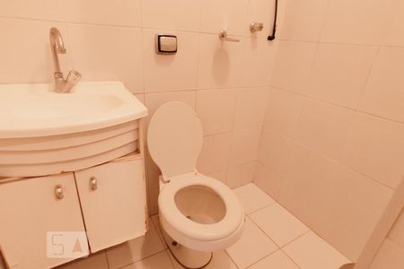 Casa à venda com 500m², 4 quartos e 5 vagasBanheiro de Serviço 1