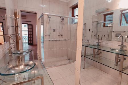 Casa à venda com 500m², 4 quartos e 5 vagasBanheiro 1