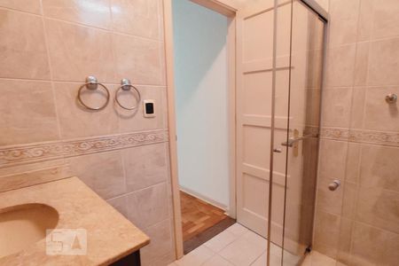 Casa à venda com 500m², 4 quartos e 5 vagasBanheiro 3