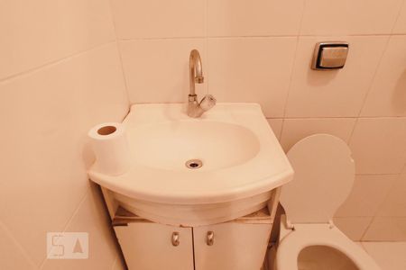 Casa à venda com 500m², 4 quartos e 5 vagasBanheiro de Serviço 1