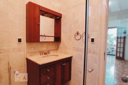 Casa à venda com 500m², 4 quartos e 5 vagasBanheiro 3