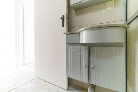 Apartamento para alugar com 72m², 2 quartos e sem vagaBanheiro - Armário