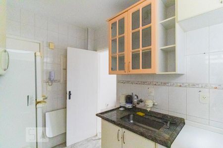 Apartamento para alugar com 72m², 2 quartos e sem vagaCozinha - Armários