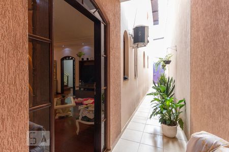 Casa à venda com 351m², 5 quartos e 4 vagasEntrada