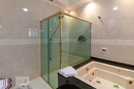 Casa à venda com 351m², 5 quartos e 4 vagasBanheiro 4