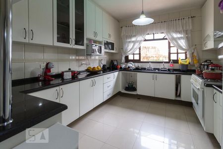 Casa à venda com 351m², 5 quartos e 4 vagasCozinha