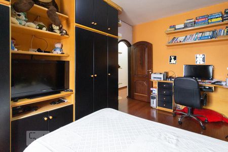 Casa à venda com 351m², 5 quartos e 4 vagasQuarto 2