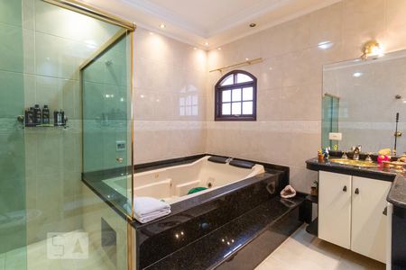 Casa à venda com 351m², 5 quartos e 4 vagasBanheiro 4