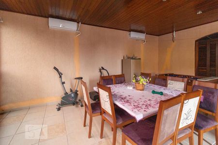 Casa à venda com 351m², 5 quartos e 4 vagasVaranda